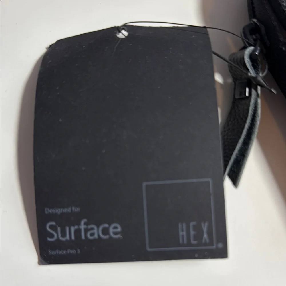 NWT Hex Surface Pro 3 / 13” Laptop sleeve with pocket